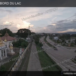 Thaïlande — Stupa doré au bord du lac | Film HD + 5 photos