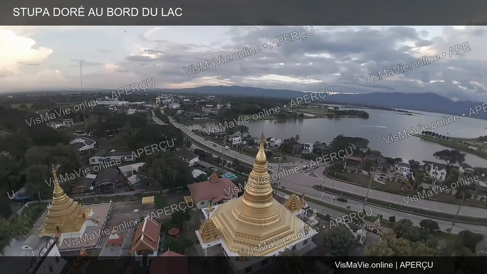Thaïlande — Stupa doré au bord du lac | Film HD + 5 photos – Image 3