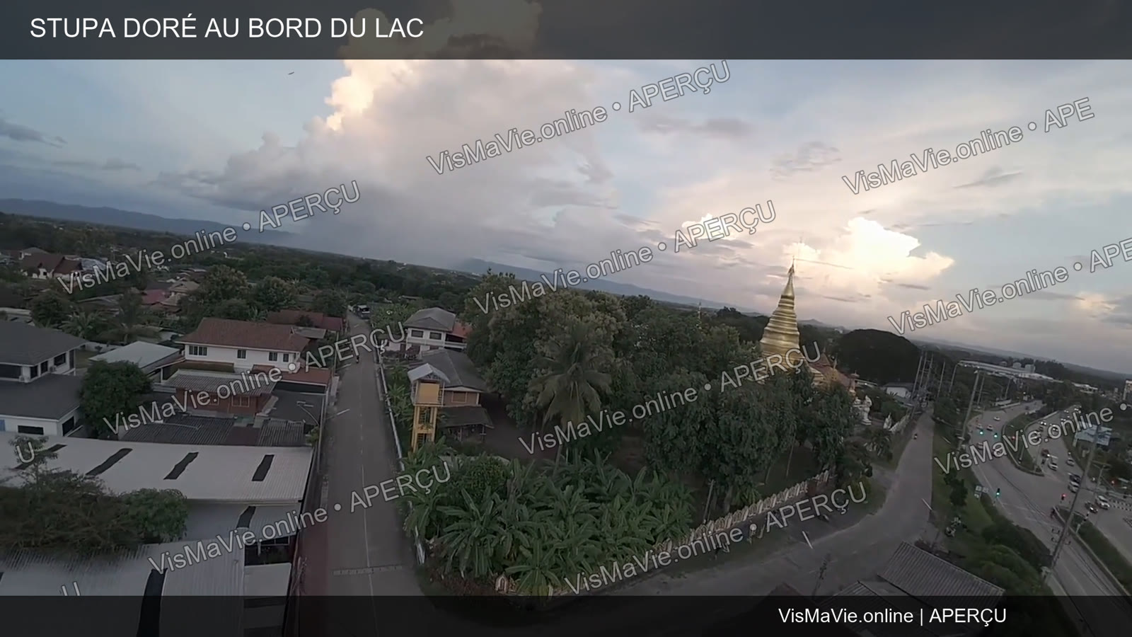 Thaïlande — Stupa doré au bord du lac | Film HD + 5 photos – Image 4
